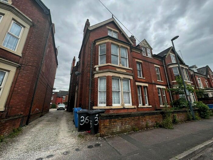 2 Bedroom Flat To Rent In Charnwood Street, Derby, Derbyshire, DE1