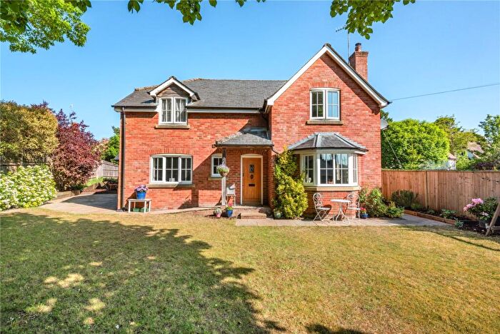 4 Bedroom Detached House For Sale In Lodge Hill Road, Lower Bourne, Farnham, GU10