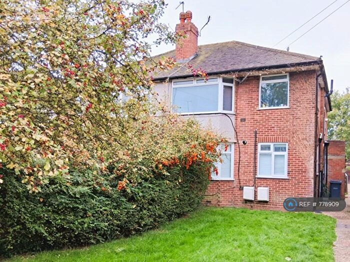 2 Bedroom Flat To Rent In Methuen Close, Edgware, HA8