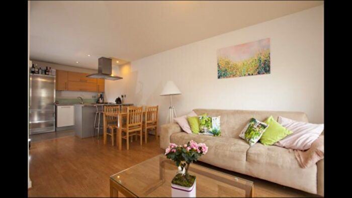 1 Bedroom Flat To Rent In Commercial Road, London, E14