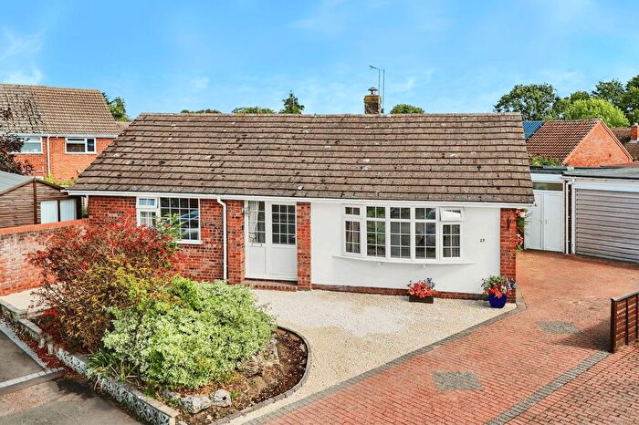 3 Bedroom Detached Bungalow For Sale In Farley Avenue, Harbury, CV33