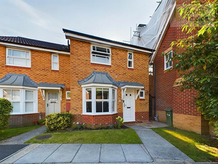 2 Bedroom End Of Terrace House To Rent In Elgar Way, Horsham, RH13