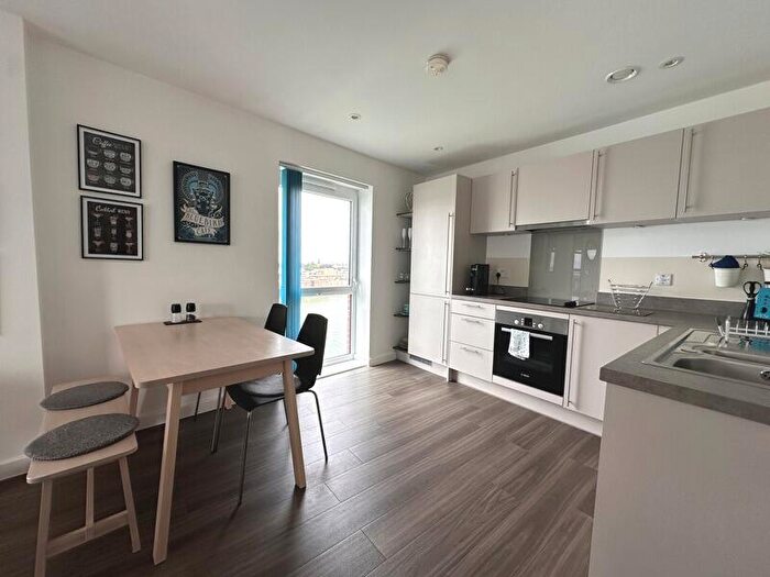 2 Bedroom Flat To Rent In Centenary Quay, Southampton, Hampshire, SO19