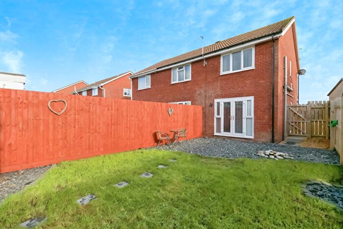 2 Bedroom End Of Terrace House For Sale In Meadowcroft, Rhoose, Barry, CF62