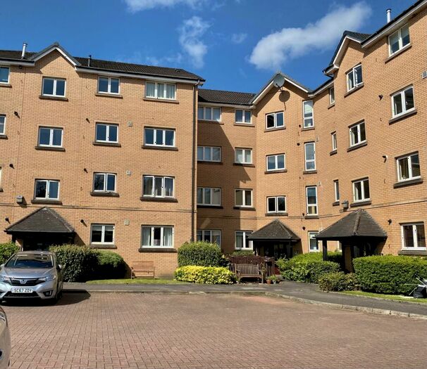 2 Bedroom Flat To Rent In Whittingehame Drive, G12