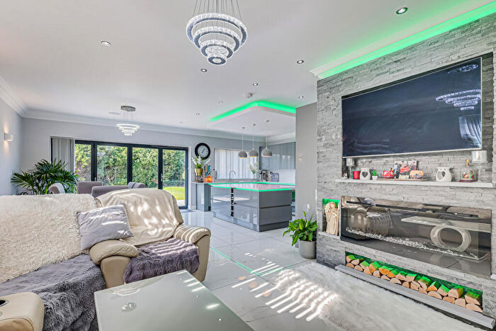 5 Bedroom Detached House For Sale In Marcus Avenue, Southend-on-sea, SS1