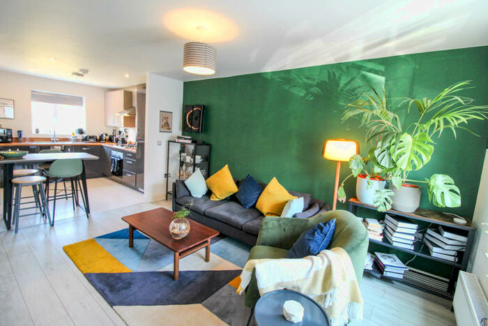 2 Bedroom Semi-Detached House To Rent In Danson Street, Manchester, M40