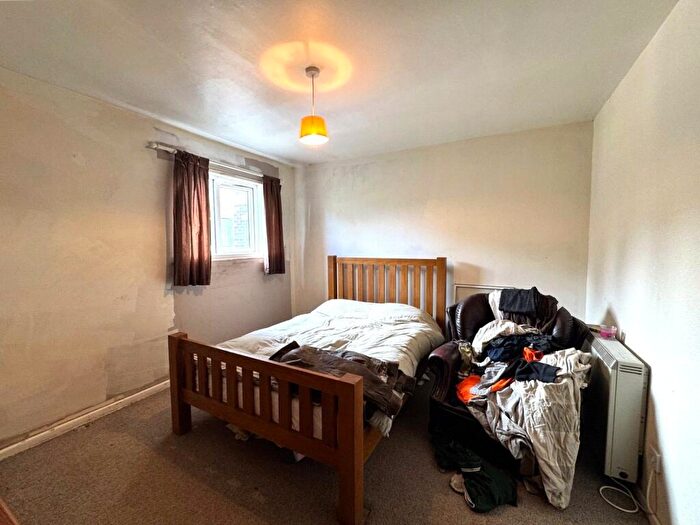1 Bedroom Apartment For Sale In St. Cecilia Close, Kidderminster, Worcestershire, DY10
