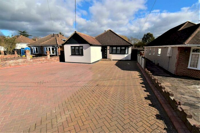 3 Bedroom Detached Bungalow To Rent In South Hanningfield Way, Runwell, SS11