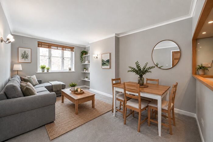 2 Bedroom Flat To Rent In Nevern Place, SW5