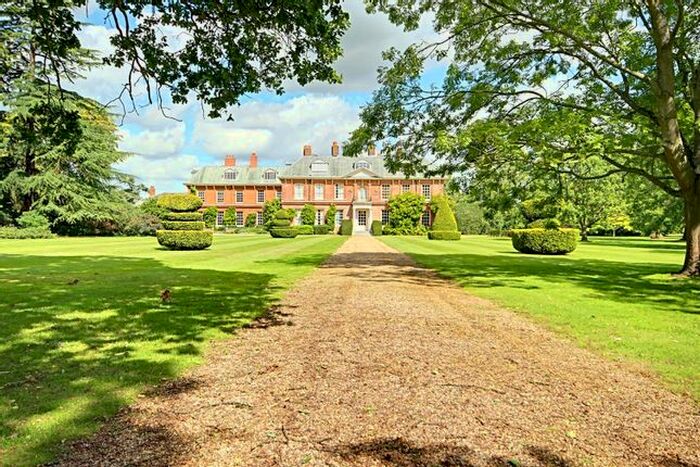 2 Bedroom Flat To Rent In The Mansion, Balls Park, Hertford, SG13