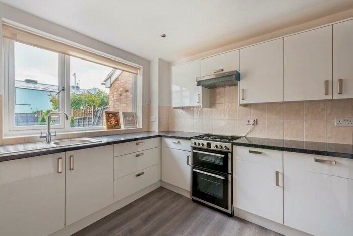 4 Bedroom Terraced House To Rent In Albert Street Windsor, SL4