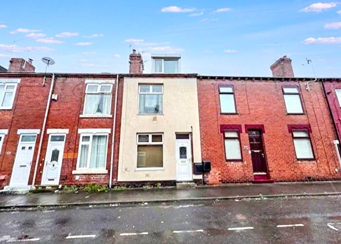 2 Bedroom Flat For Sale In Centre Street, South Elmsall, Pontefract, WF9