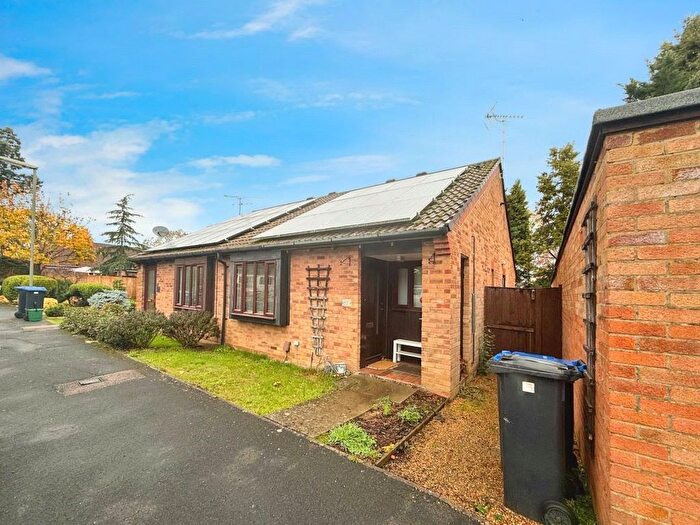 2 Bedroom Bungalow To Rent In Greenham Walk, Woking, Surrey, GU21