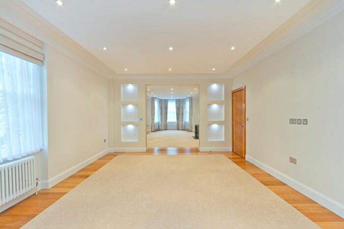 4 Bedroom Apartment To Rent In South Lodge, Circus Road, St John's Wood, London, NW8