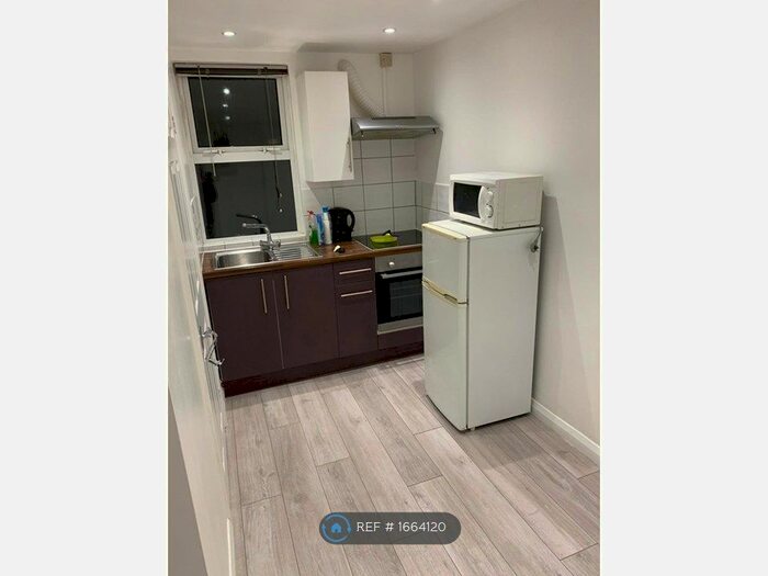 Studio To Rent In Brockley Road, London, SE4