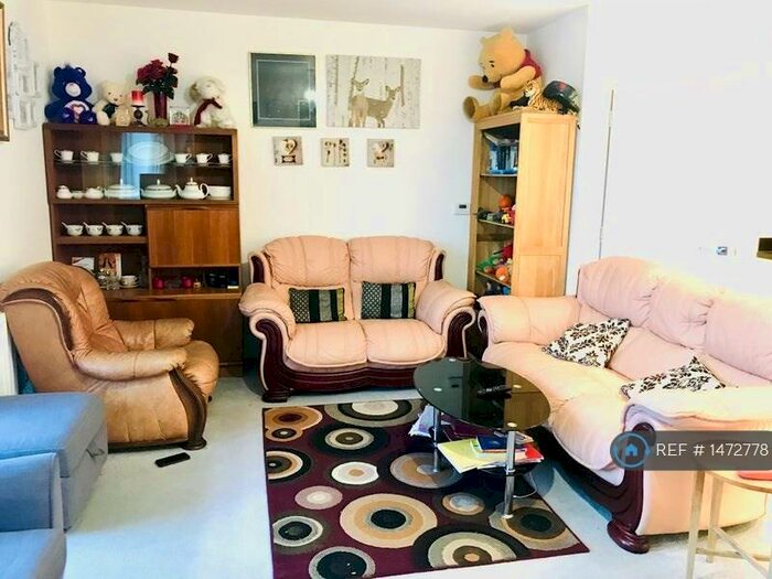 2 Bedroom Flat To Rent In Furrow House, London, E4