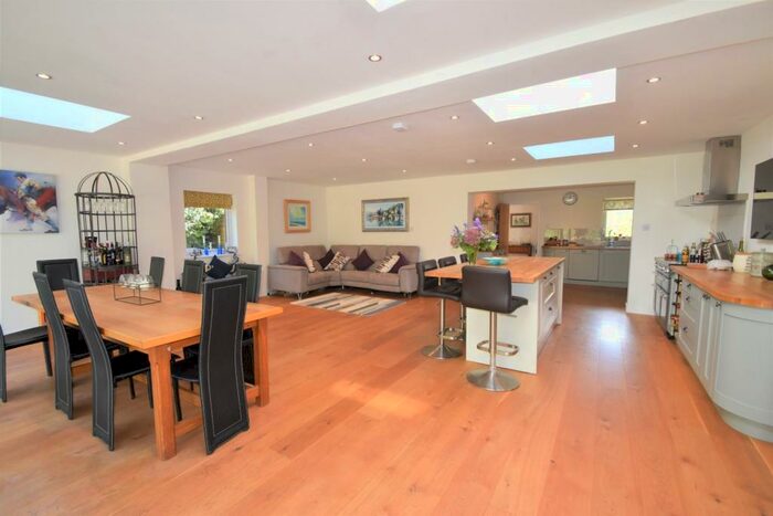 4 Bedroom Detached House To Rent In Butterleigh, Cullompton, Devon, EX15