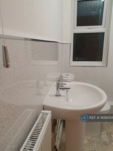 2 Bedroom Flat To Rent In Yarborough Road, Lincoln, LN1