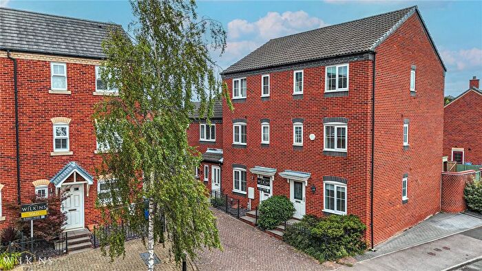 3 Bedroom Semi-Detached House For Sale In Valley Drive, Wilnecote, Tamworth, Staffordshire, B77