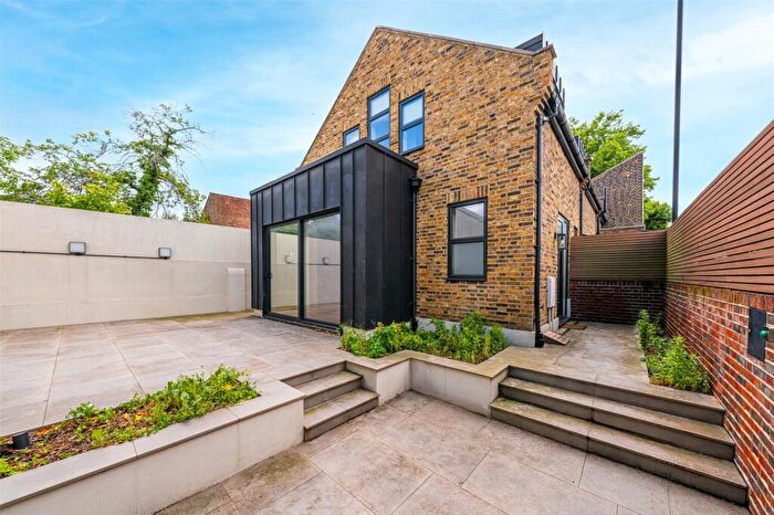 1 Bedroom Flat To Rent In Bakers Lane, London, N6