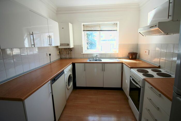 2 Bedroom Flat To Rent In Darran Street, Cardiff, CF24