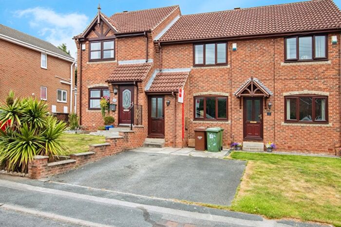 2 Bedroom Town House For Sale In Westways, Wakefield, West Yorkshire, WF2