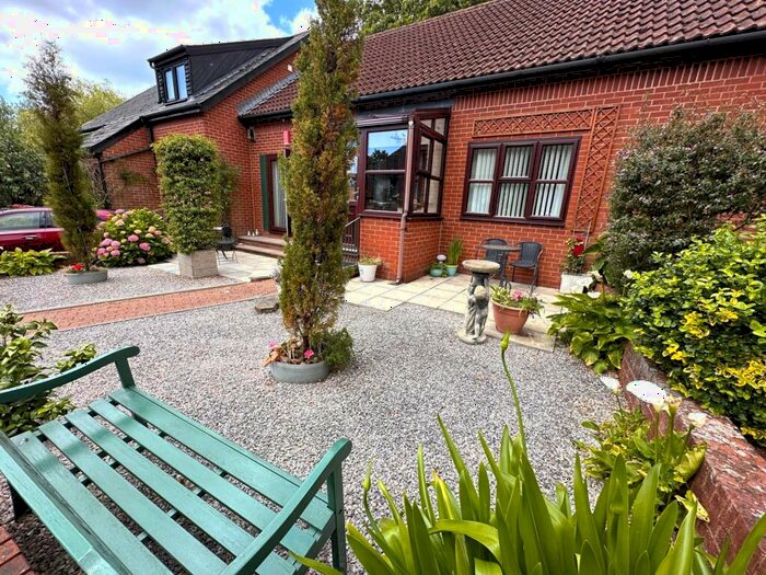 2 Bedroom Semi-Detached Bungalow For Sale In St Johns Farm Mews, Exmouth, EX8