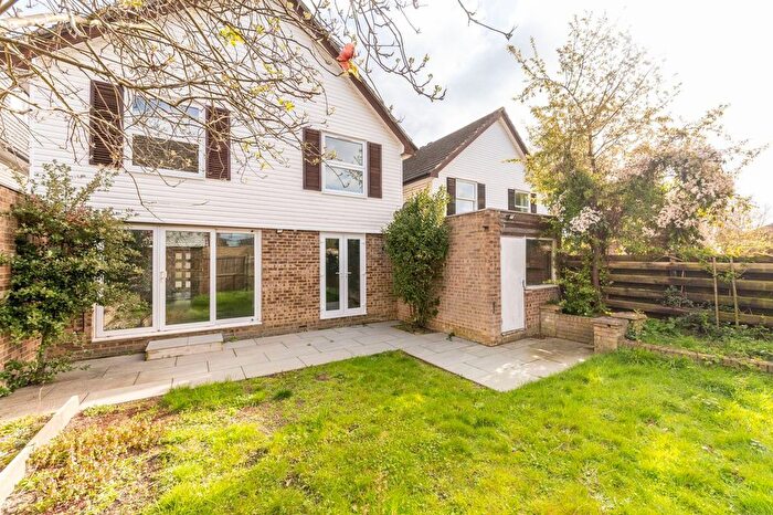 4 Bedroom Detached House For Sale In Westbury Road, New Malden, KT3