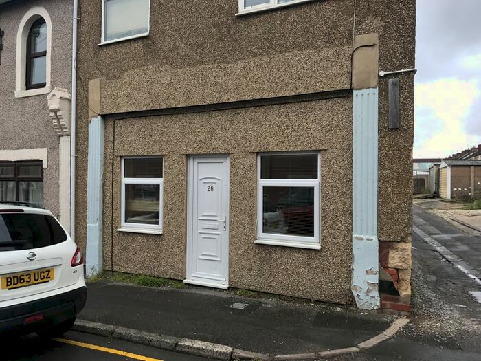 2 Bedroom Maisonette To Rent In Groves Street, Rodbourne, Swindon SN2