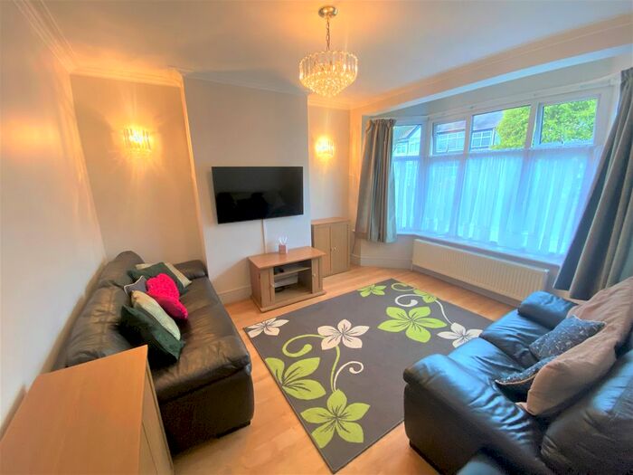 3 Bedroom End Of Terrace House To Rent In Cranston Gardens, London E4