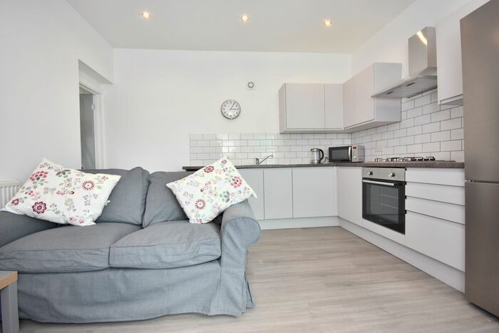 1 Bedroom Flat To Rent In King Edwards Road, Swansea, SA1