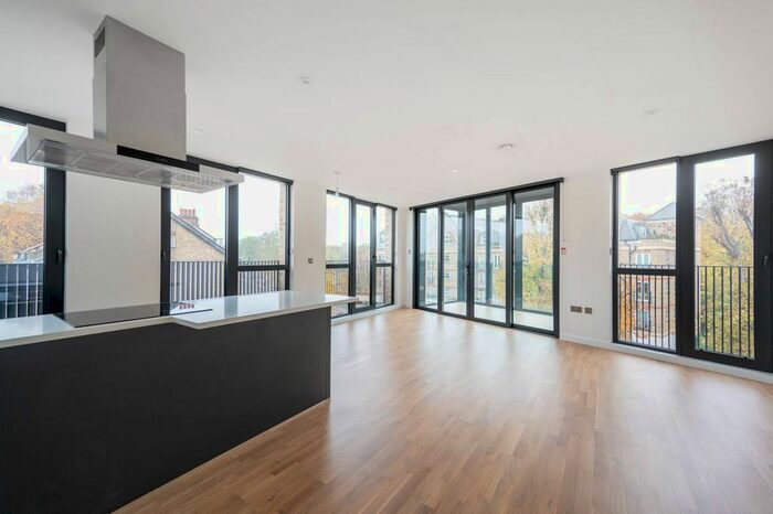 2 Bedroom Flat To Rent In The Vale, Acton, London, W3