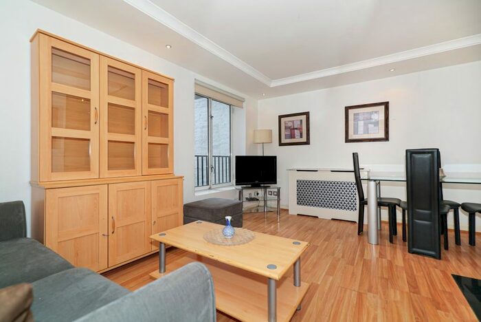 1 Bedroom Flat To Rent In Orsett Terrace, London, W2
