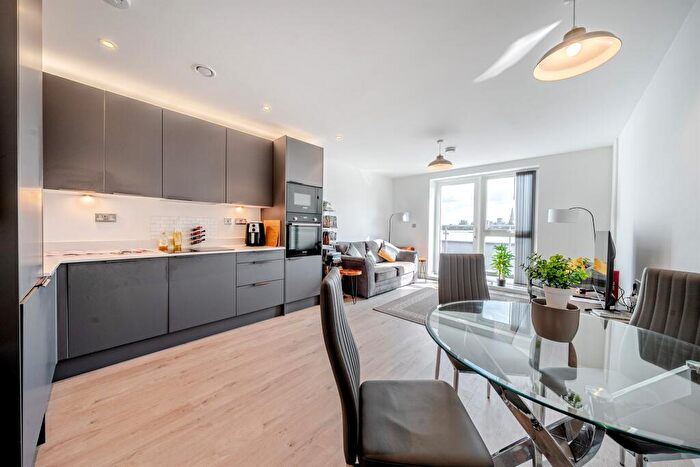1 Bedroom Apartment For Sale In Clivemont Road, Maidenhead, SL6