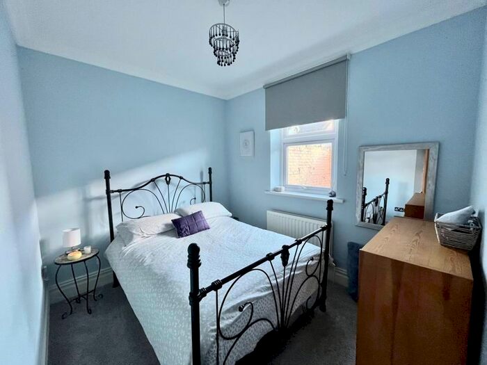 2 Bedroom Flat For Sale In Windsor Road, Monkseaton, Whitley Bay, NE25
