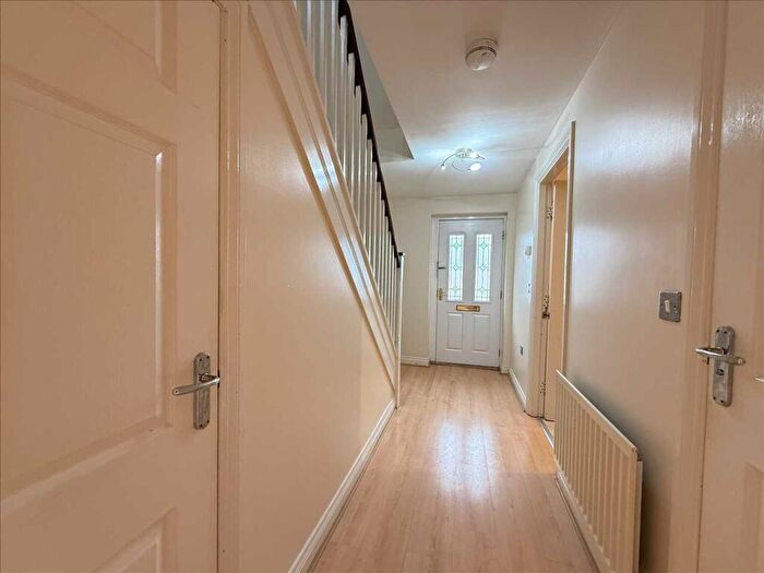 3 Bedroom End Of Terrace House For Sale In Leeds Close, Corby, NN18