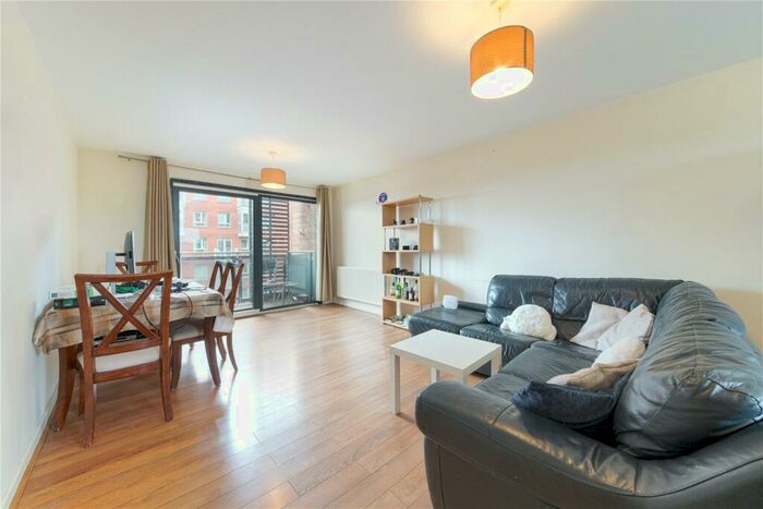 2 Bedroom Flat To Rent In Hornsey Street, Islington, N7