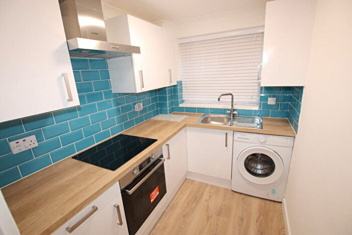 1 Bedroom Flat For Sale In Harrow Road, Clacton On Sea, CO15