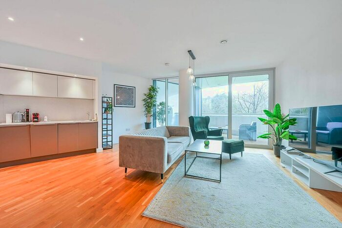 1 Bedroom Flat To Rent In Chiswick Point, Chiswick, London, W4