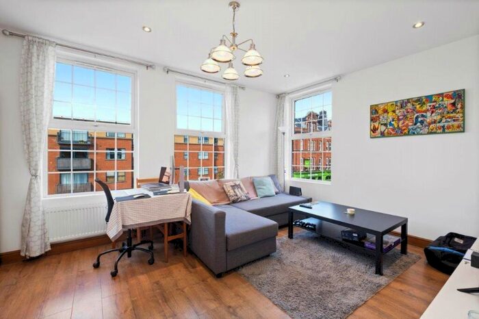 2 Bedroom Duplex To Rent In Tottenham Lane, Crouch End, London, N8