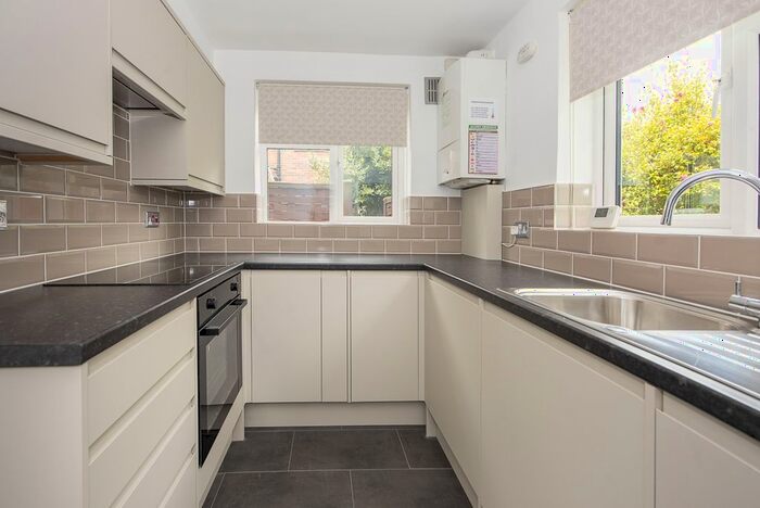 2 Bedroom Maisonette To Rent In Hartland Road, Hampton Hill, Hampton, TW12