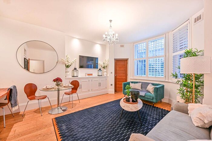 1 Bedroom Flat For Sale In Sloane Gardens, Sloane Square, London, SW1W