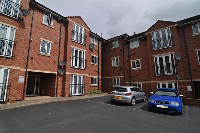 2 Bedroom Apartment For Sale In Langdale Court, Barnsley, S71