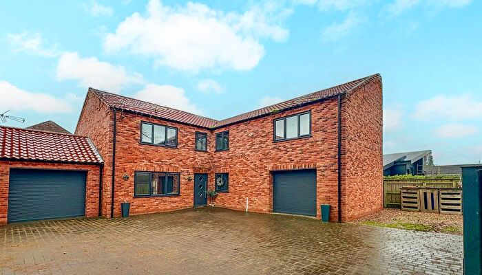 5 Bedroom Link Detached House For Sale In Lincoln Road, Saxilby, Lincoln, LN1