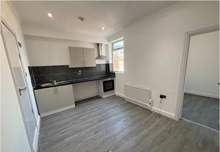 1 Bedroom Apartment To Rent In Hall Lane, L7