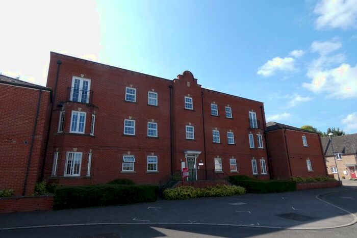 2 Bedroom Flat To Rent In Armstrong House, Bridgewater Close, Salisbury, SP2
