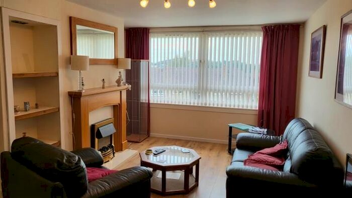 2 Bedroom Flat To Rent In Oxgangs Farm Drive, Edinburgh, EH13