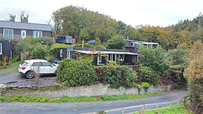 2 Bedroom Mobile/park Home For Sale In Plas Panteidal, Aberdyfi, LL35