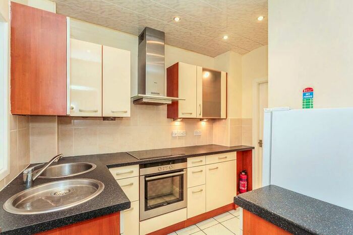 2 Bedroom Apartment To Rent In Woodlands Road, Lytham St. Annes, FY8